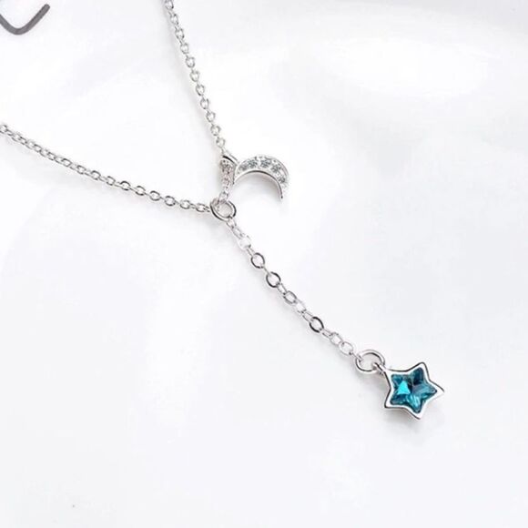 925 Sterling Silver Star and Moon Necklace (Q1) - Picture 3 of 8